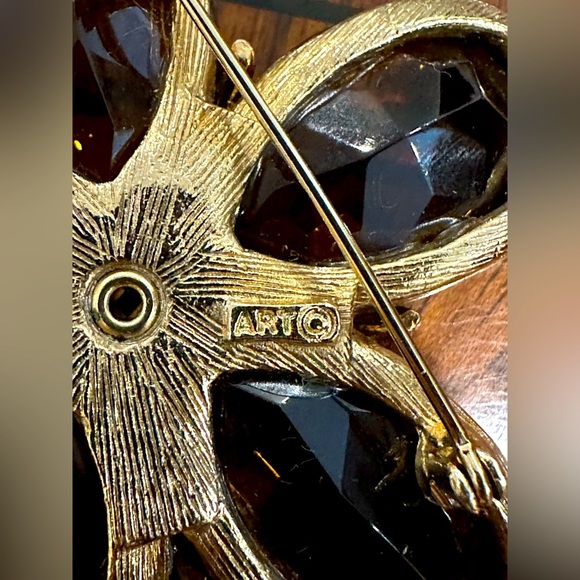 Vintage Smokey Quartz Flower Shaped Signed ART@ Gold Brooch w/White Crystals - Picture 3 of 3